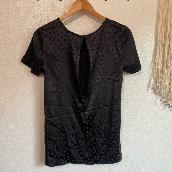 NWT Aritzia Wilfred 100% Silk Cypres Short Sleeve Keyhole Back Top Black XS - Picture 4 of 7